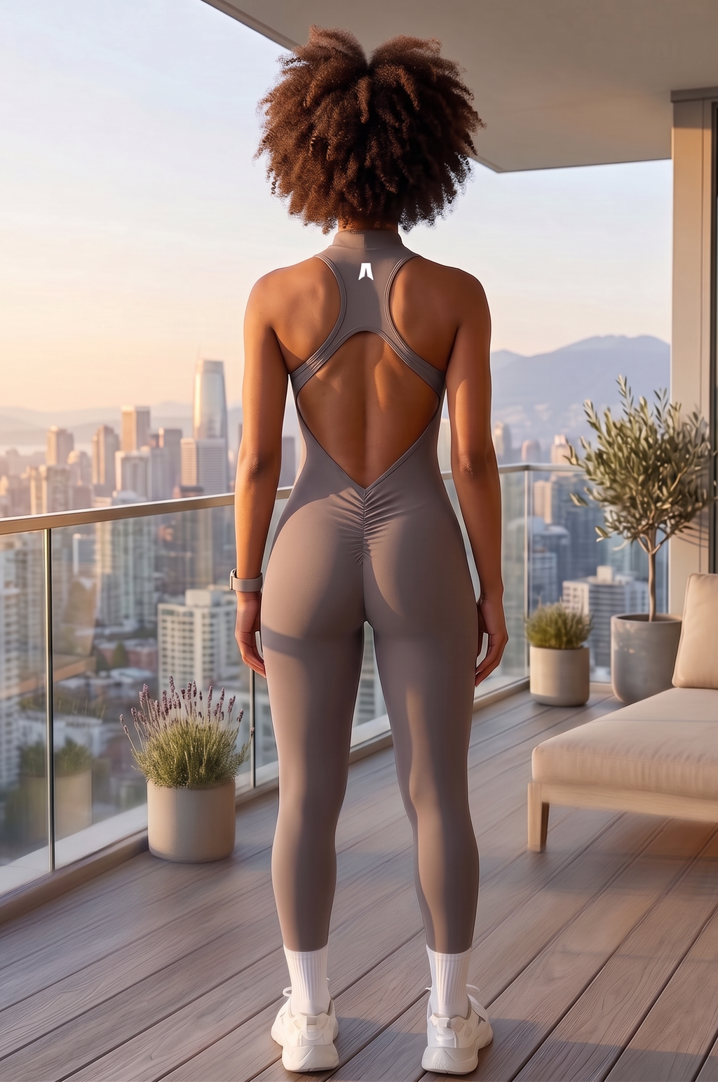Women's Seamless Scrunch Butt Activewear Jumpsuit - Short Sleeve Fitness Bodysuit with Backless Design